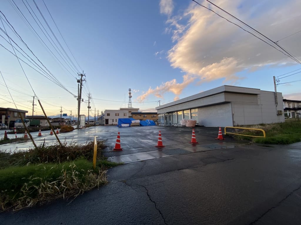 ファミリマート岩木高校前店