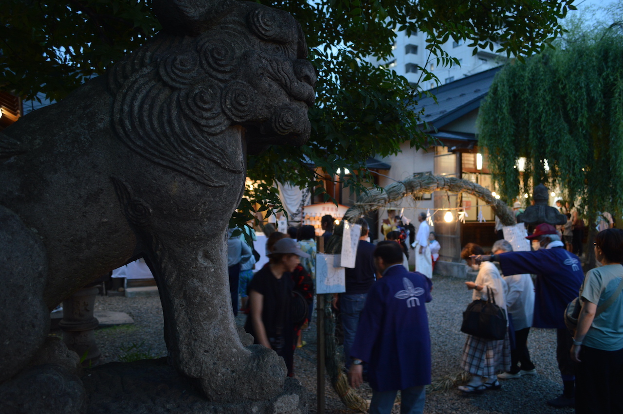 胸肩神社