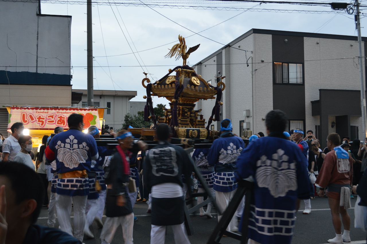 胸肩神社