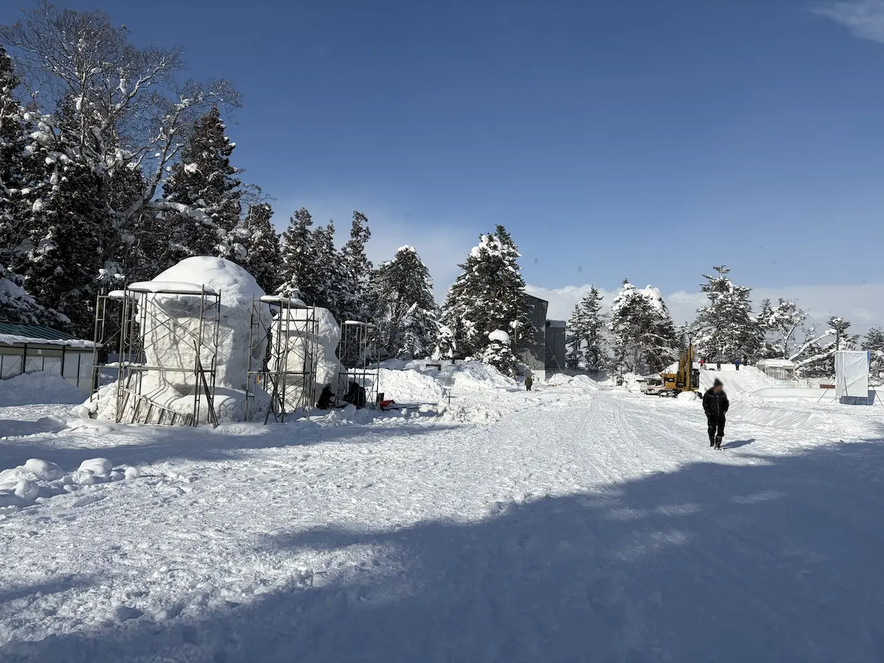 弘前城雪燈籠まつり準備