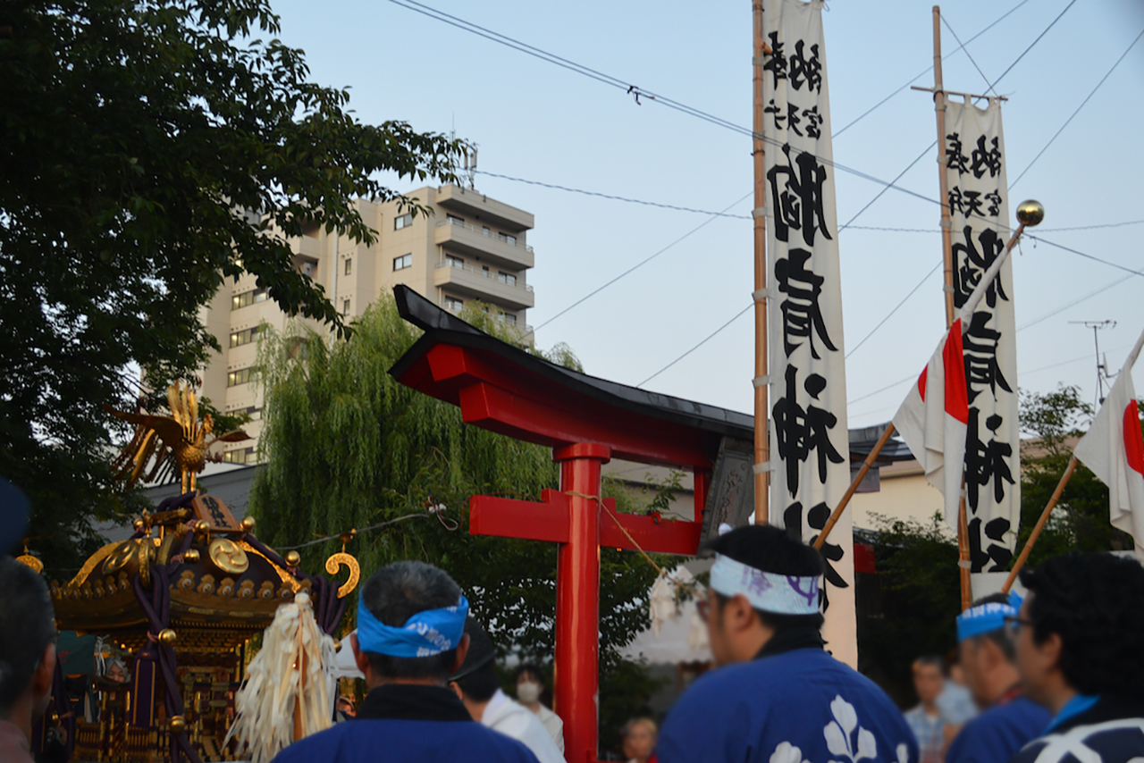 胸肩神社