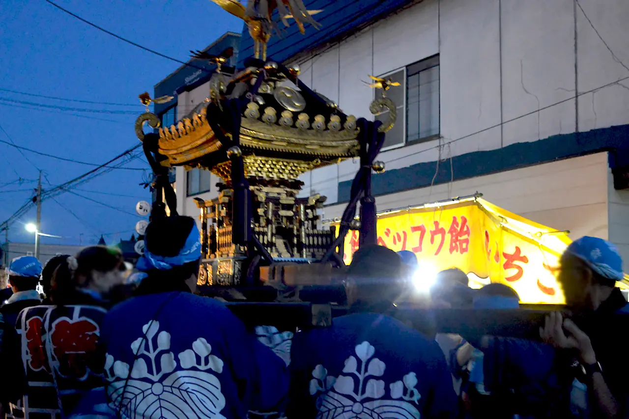 胸肩神社